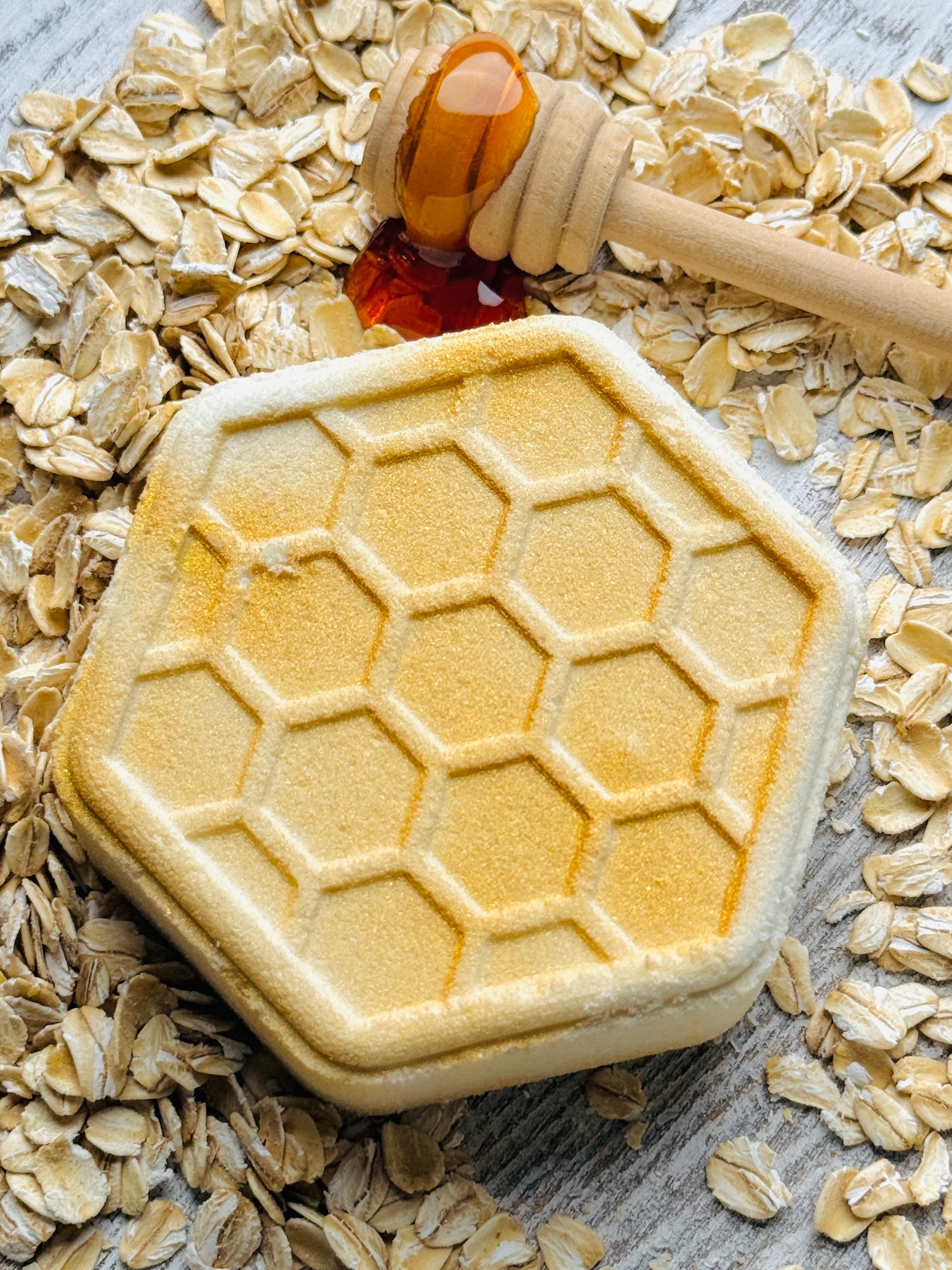 Oats `N Honey Goat Milk Bath Bomb