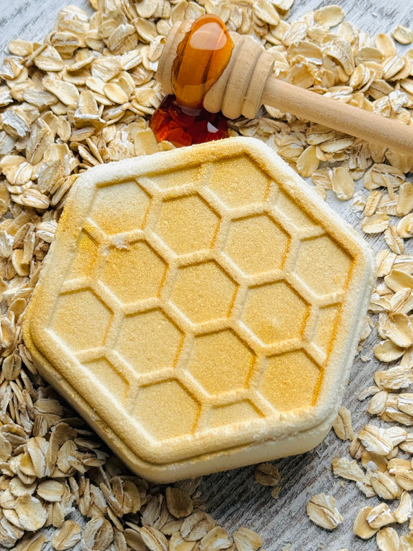 Oats `N Honey Goat Milk Bath Bomb