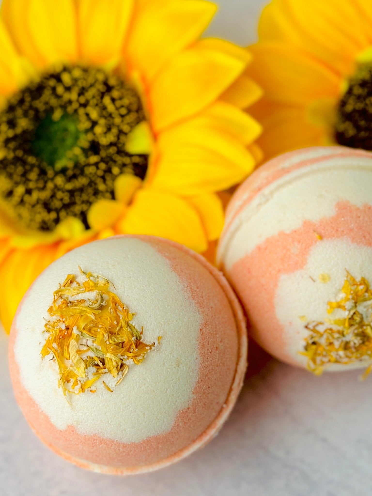 Sunflower &amp; Sandalwood Bath Bomb - Bathhouse Trading Company